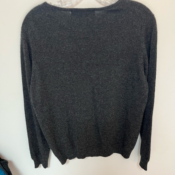 Vintage Women's gray Cashmere button up cardigan sweater size petite small - Picture 2 of 8